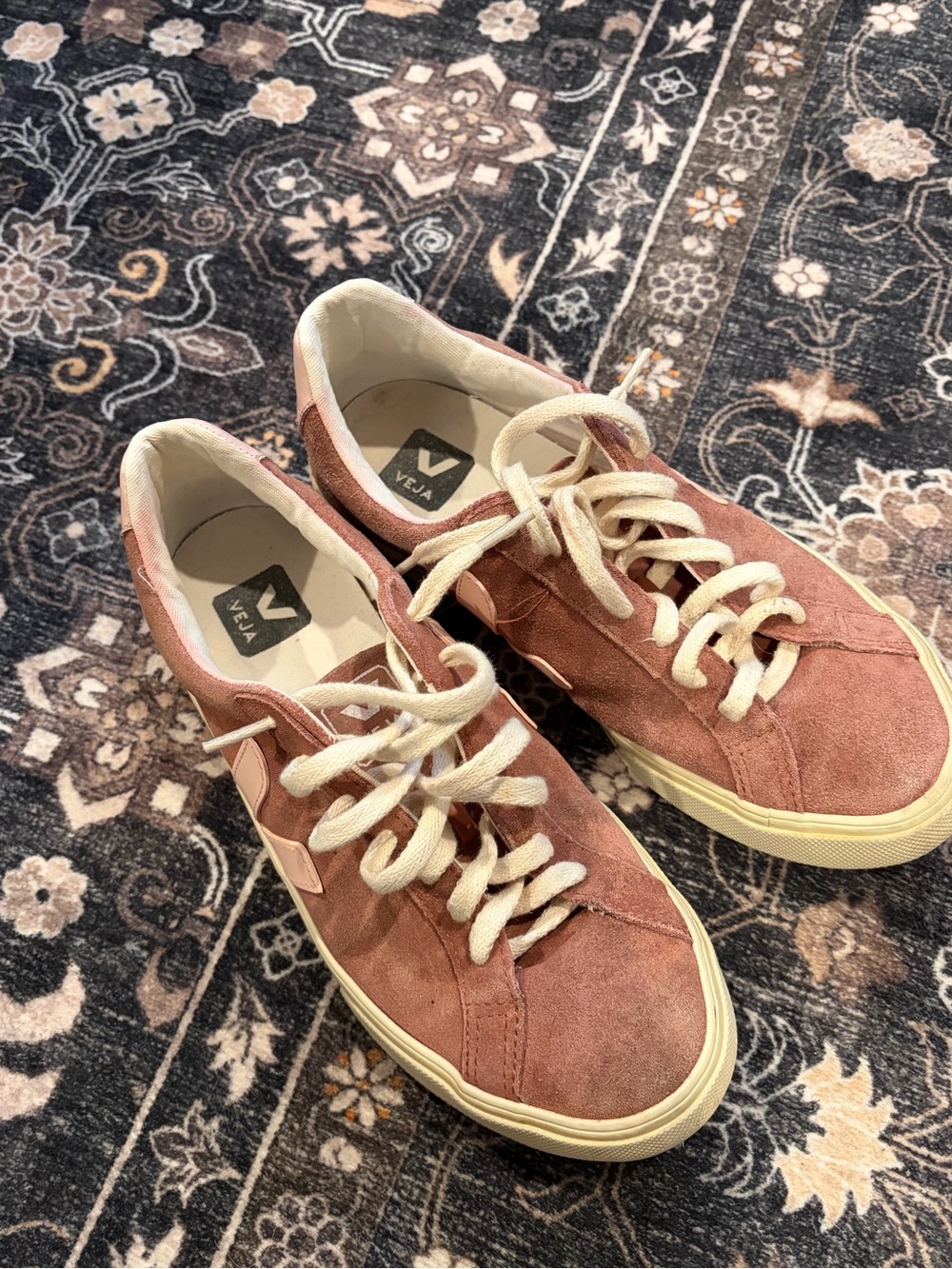 VejaRose Lace-Up Sneakers